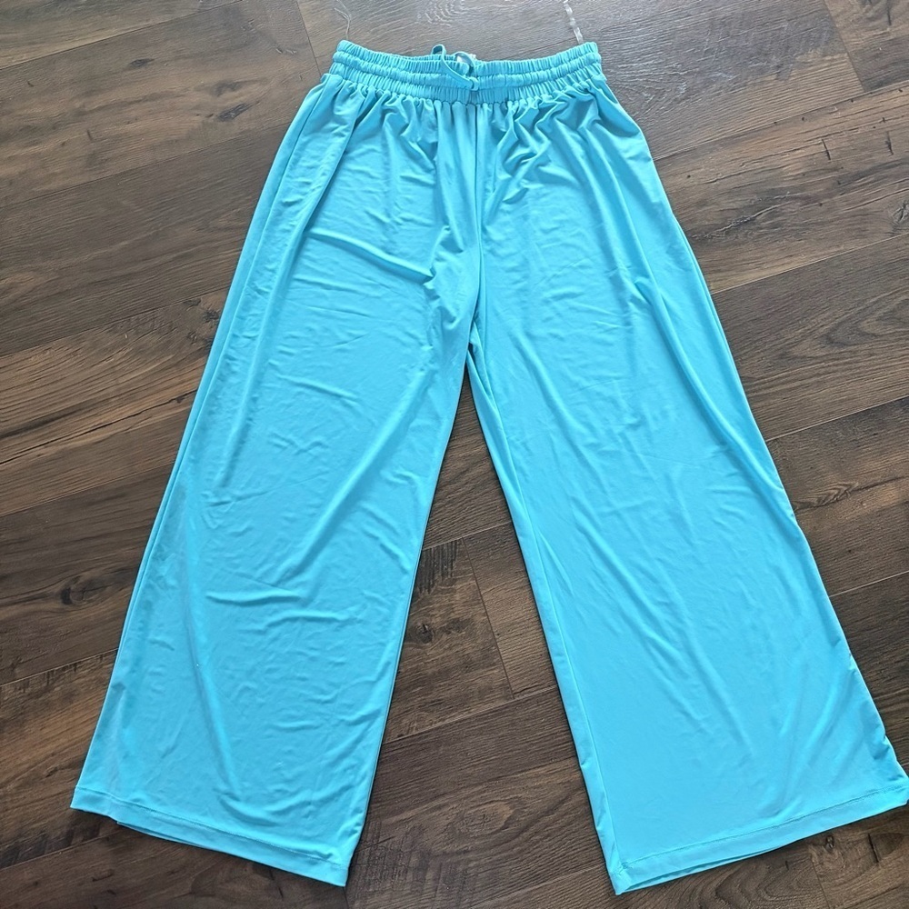 NWT Dear Scarlett Wide Leg Pants